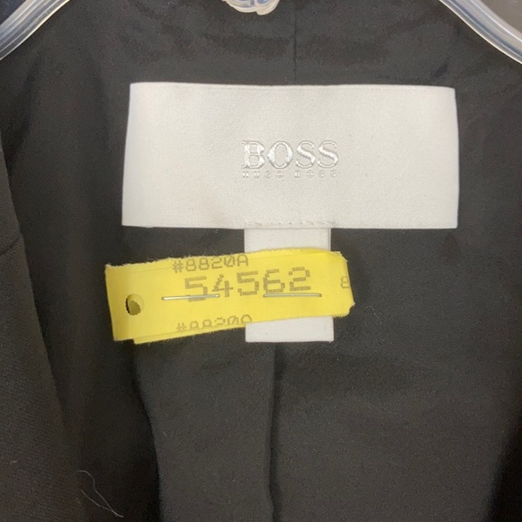 Hugo Boss Stretch Wool Jacket with Narrow Lapels - Picture 4 of 16